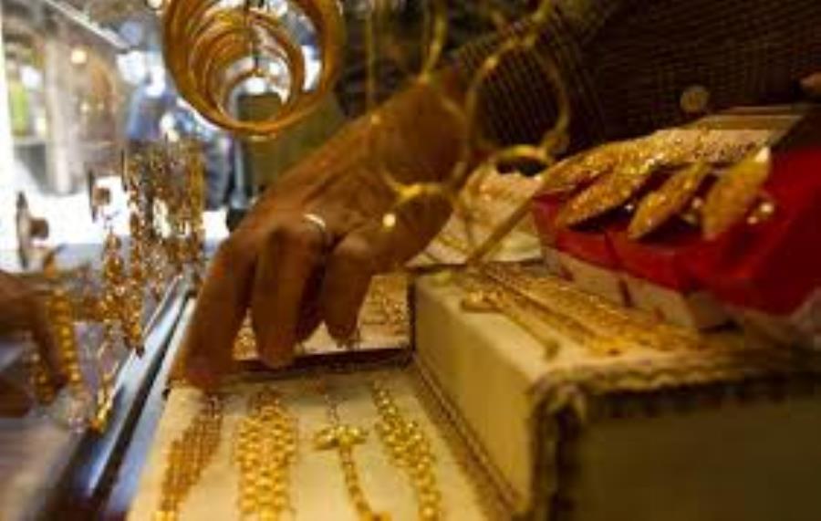 افت ۲ درصدی طلای جهانی صدایش به بازار تهران نرسید؛ ۱۸ عیار بالا رفت
